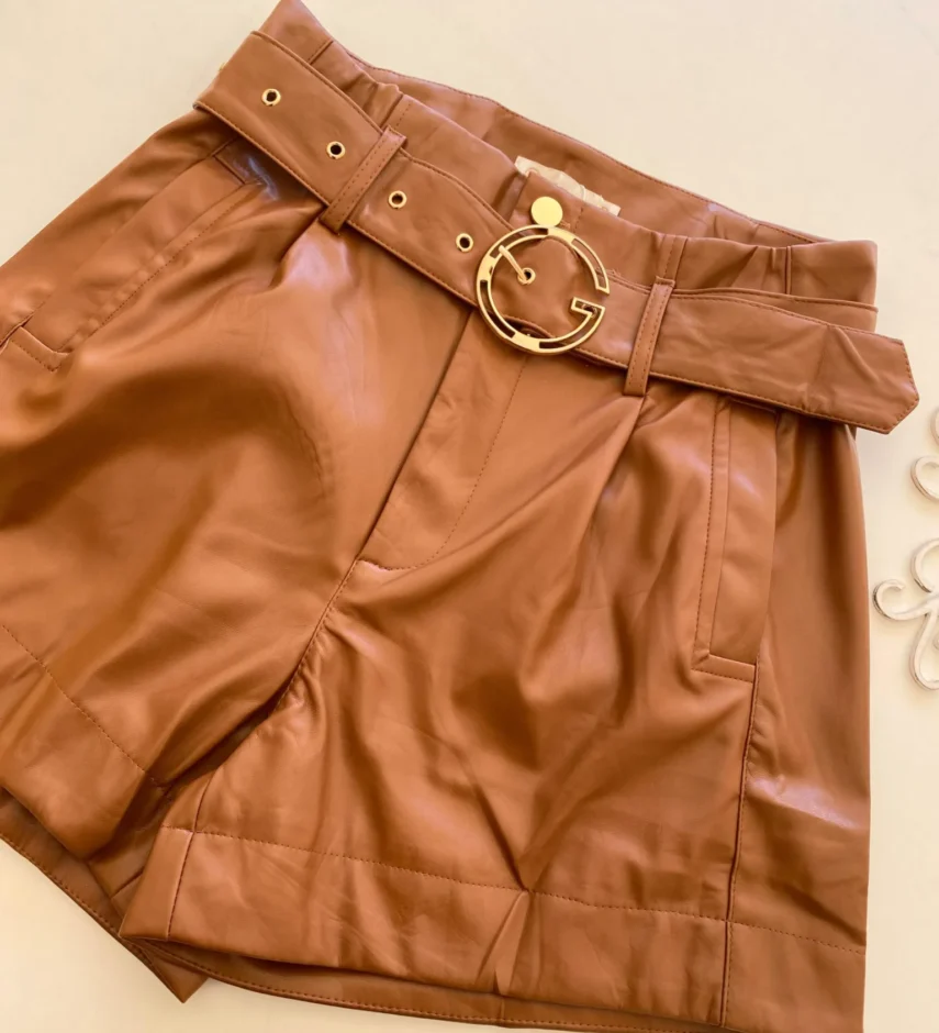 Short Feminino Laura Couro Eco com Cinto Caramelo - Fernanda Ramos Store
