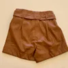 Short Feminino Laura Couro Eco com Cinto Caramelo - Fernanda Ramos Store