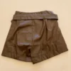 Short Feminino Laura Couro Eco com Cinto Marrom - Fernanda Ramos Store