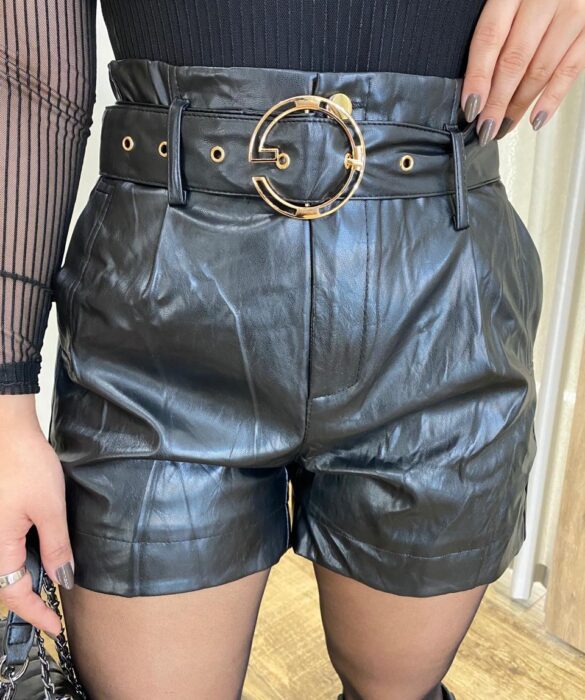 Short Feminino Laura Couro Eco com Cinto Preto - Fernanda Ramos Store