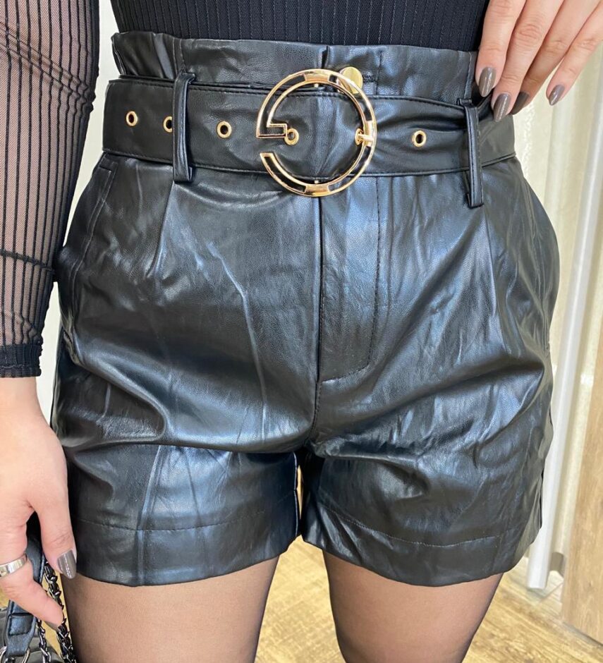 Short Feminino Laura Couro Eco com Cinto Preto - Fernanda Ramos Store