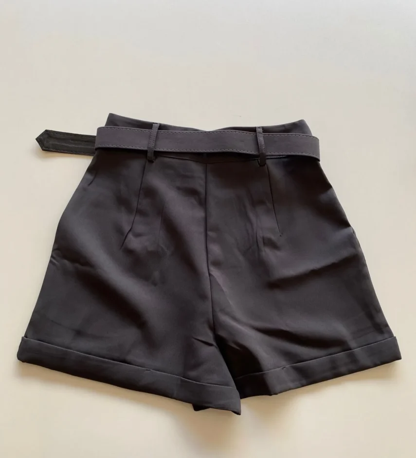 Short Feminino Social Alfaiataria Carol com Cinto Cinza - Fernanda Ramos Store
