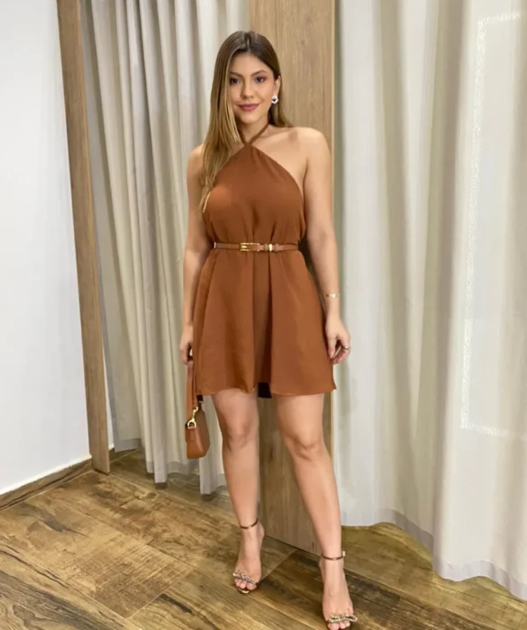 Vestido Feminino Curto sem Bojo com Amarração no Pescoço Marrom - Fernanda Ramos Store