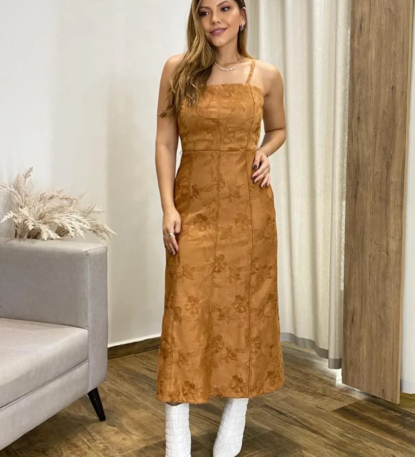 Vestido Feminino Midi sem Bojo Suede Bordado Floral Caramelo - Fernanda Ramos Store