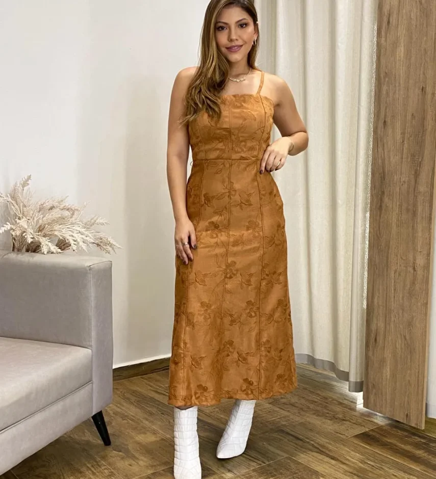 Vestido Feminino Midi sem Bojo Suede Bordado Floral Caramelo - Fernanda Ramos Store