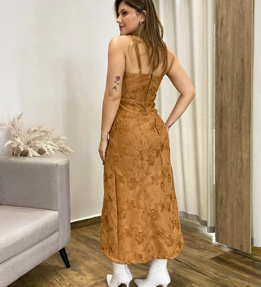 Vestido Feminino Midi sem Bojo Suede Bordado Floral Caramelo - Fernanda Ramos Store