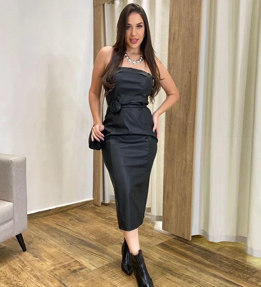 Vestido Feminino Midi Tomara que Caia com Bojo Couro Eco Preto - Fernanda Ramos Store