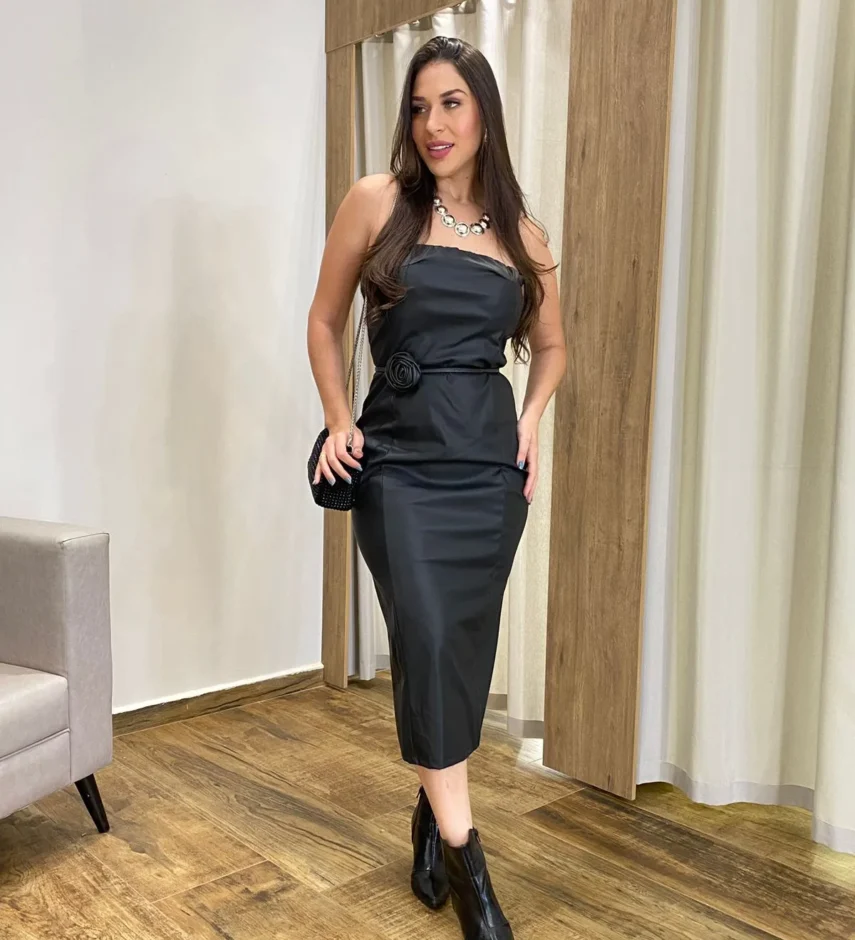 Vestido Feminino Midi Tomara que Caia com Bojo Couro Eco Preto - Fernanda Ramos Store