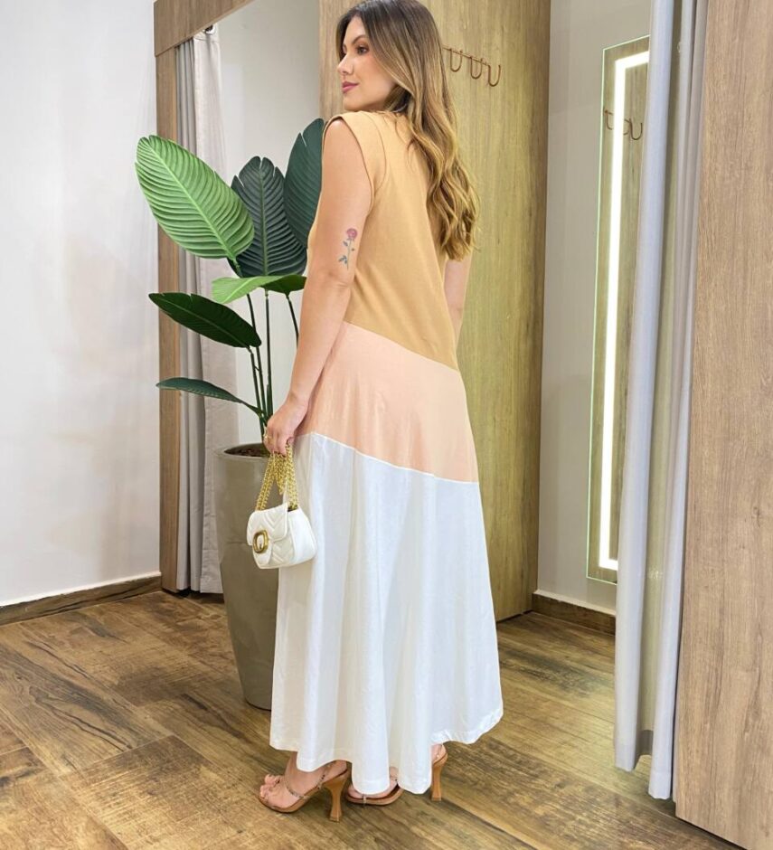 Vestido Longo Deyze Amplo Detalhe em Camadas Tricolor - Fernanda Ramos Store
