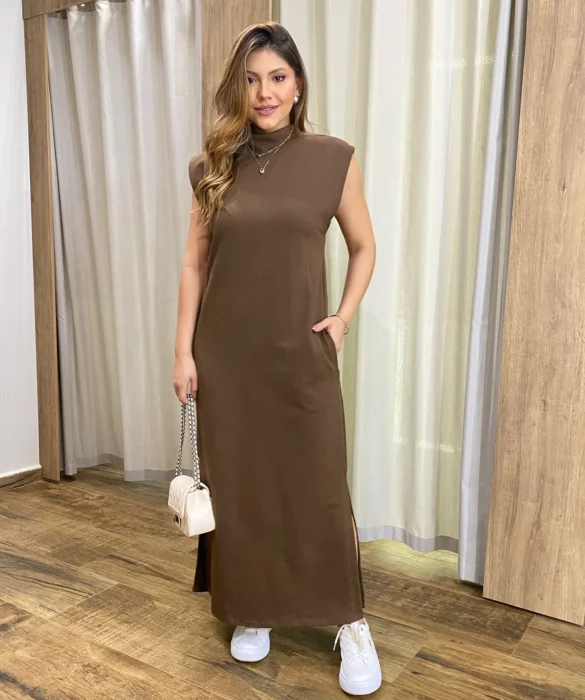 Vestido Longo sem Bojo Moletinho Marrom com Bolsos - Fernanda Ramos Store