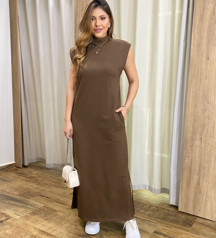 Vestido Longo sem Bojo Moletinho Marrom com Bolsos - Fernanda Ramos Store