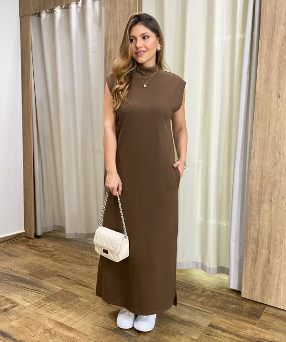 Vestido Longo sem Bojo Moletinho Marrom com Bolsos - Fernanda Ramos Store