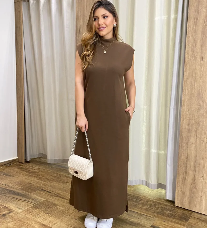 Vestido Longo sem Bojo Moletinho Marrom com Bolsos - Fernanda Ramos Store