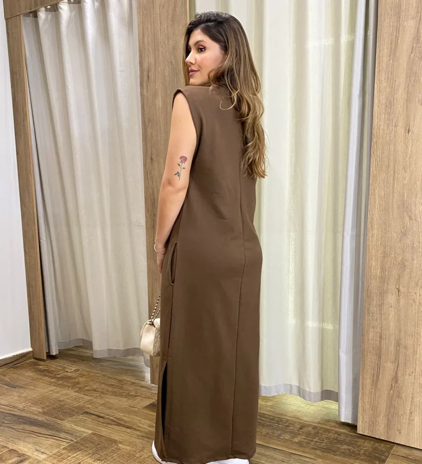 Vestido Longo sem Bojo Moletinho Marrom com Bolsos - Fernanda Ramos Store