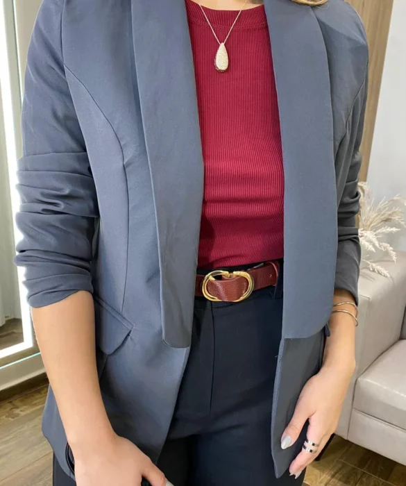 Blazer Feminino Manga Longa Alfaiataria com Ombreira Cinza - Fernanda Ramos Store