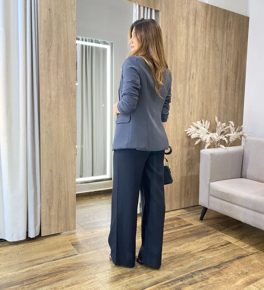 Blazer Feminino Manga Longa Alfaiataria com Ombreira Cinza - Fernanda Ramos Store
