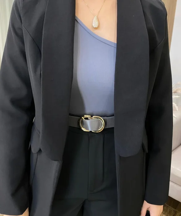 Blazer Feminino Manga Longa Alfaiataria com Ombreira Preto - Fernanda Ramos Store