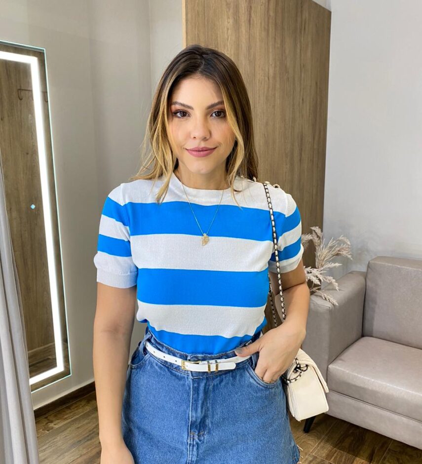 Blusa Feminina Lavínia Manga Curta Modal Branca Listrada de Azul - Fernanda Ramos Store