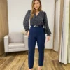 Calça Feminina Alfaiataria Aurora Azul Marinho com Bolsos - Fernanda Ramos Store