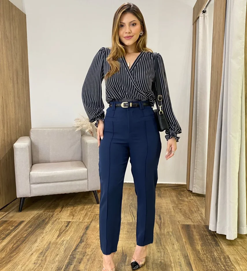 Calça Feminina Alfaiataria Aurora Azul Marinho com Bolsos - Fernanda Ramos Store