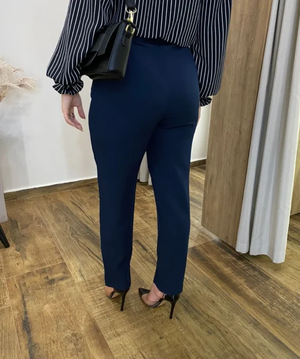 Calça Feminina Alfaiataria Aurora Azul Marinho com Bolsos - Fernanda Ramos Store