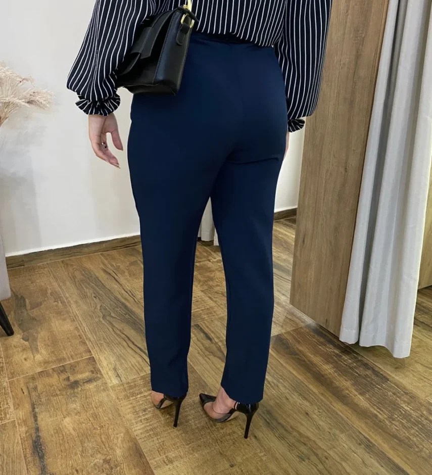 Calça Feminina Alfaiataria Aurora Azul Marinho com Bolsos - Fernanda Ramos Store