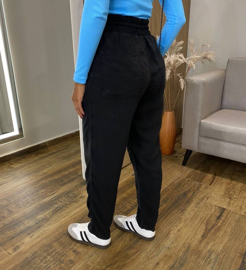 Calça Feminina Jogger com Elástico Liocel Preta 015654 - Fernanda Ramos Store