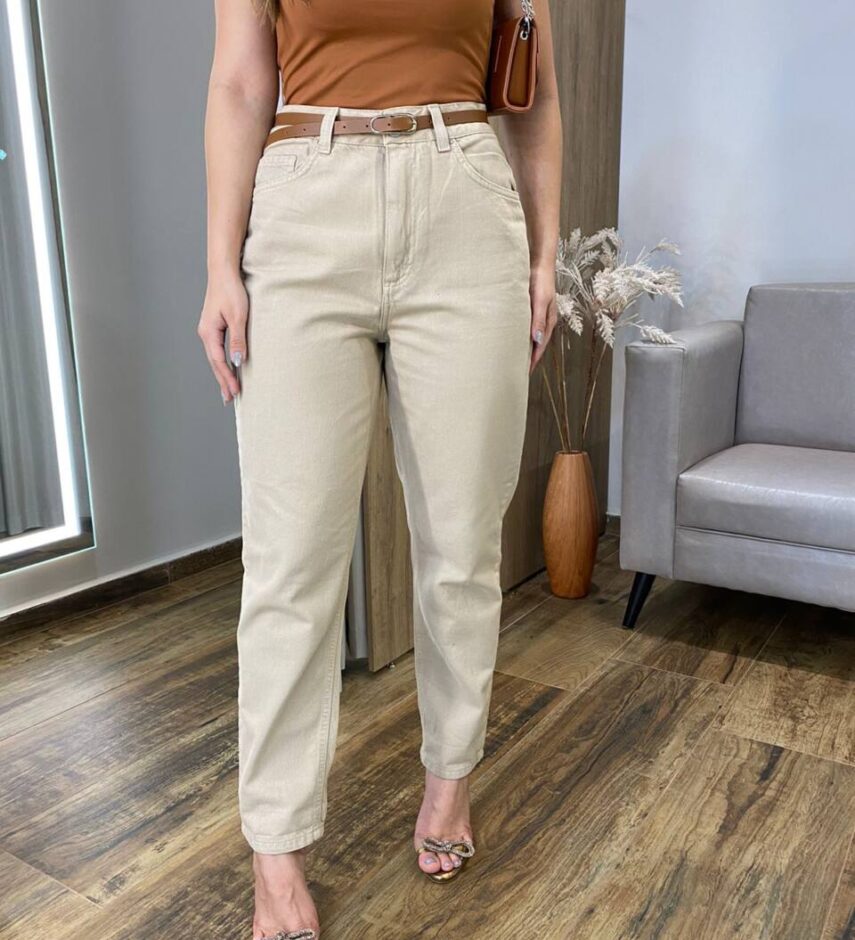 Calça Feminina Mom Sarja com Cinto Bege 016420 - Fernanda Ramos Store