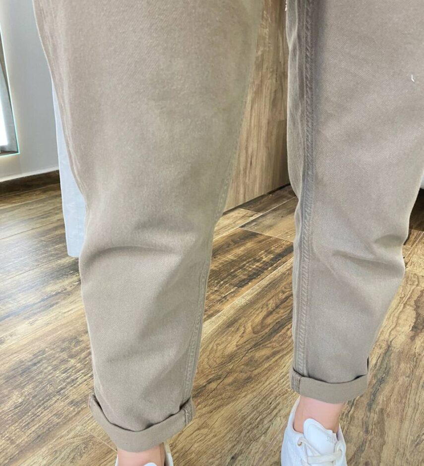 Calça Feminina Mom Sarja com Cinto Caqui Escuro - Fernanda Ramos Store
