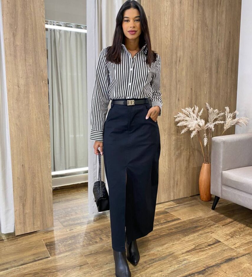 Camisa Cropped Alongado Manga Longa Listrado de Preto - Fernanda Ramos Store