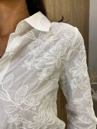 Camisa Feminina Manga Longa Lívia Branca com Bordado Floral - Fernanda Ramos Store