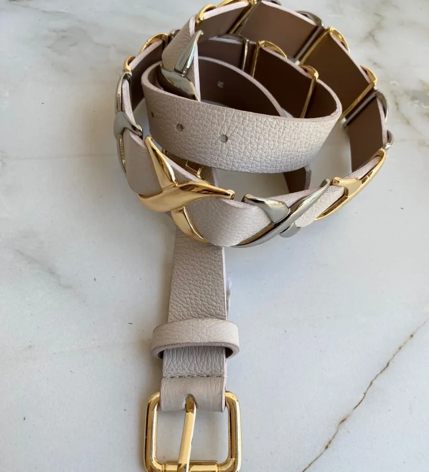 Cinto Feminino de Couro Gelo com Detalhes Dourado e Prata - Fernanda Ramos Store