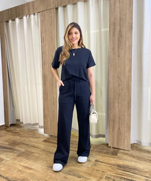 Conjunto Feminino Moletinho Ana Calça Pantalona e Cropped Preto - Fernanda Ramos Store