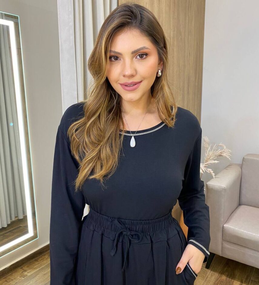 Conjunto Feminino Moletinho Cropped Manga Longa e Saia Midi Preto - Fernanda Ramos Store