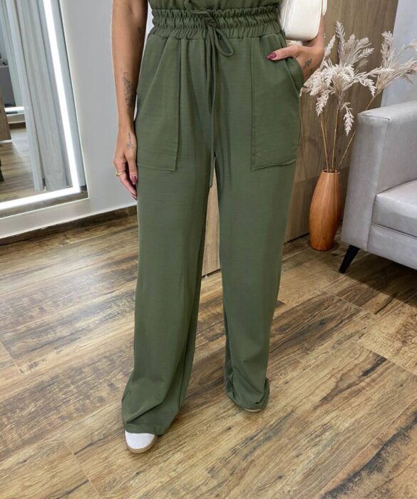 Conjunto Moletinho Lara Calça Pantalona e Cropped Verde Militar - Fernanda Ramos Store