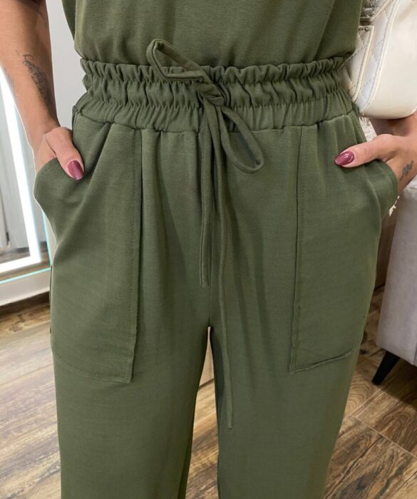 Conjunto Moletinho Lara Calça Pantalona e Cropped Verde Militar - Fernanda Ramos Store