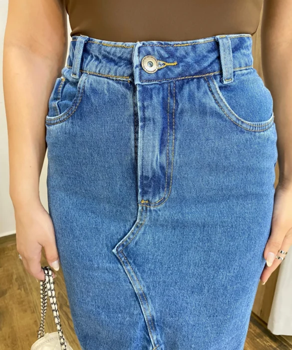 Saia Longa Jeans Feminina Luna com Fenda Frontal Barra a Fio - Fernanda Ramos Store