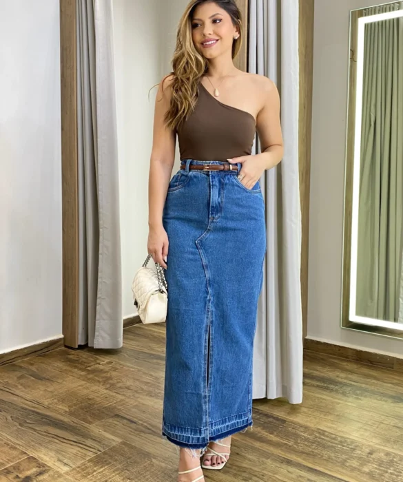 Saia Longa Jeans Feminina Luna com Fenda Frontal Barra a Fio - Fernanda Ramos Store