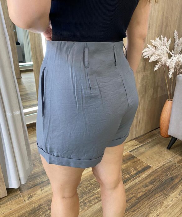 Short Feminino Alfaiataria Lara Cinza com Cinto - Fernanda Ramos Store