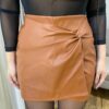 Short Saia Feminino Esther Couro Eco Caramelo - Fernanda Ramos Store