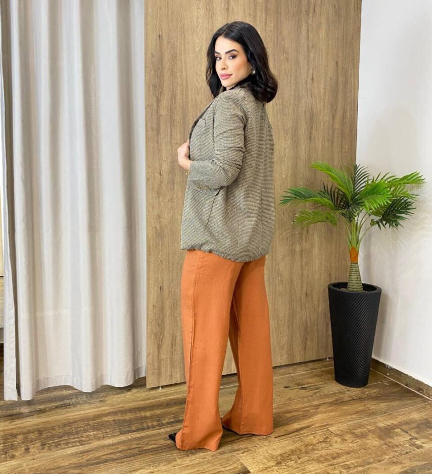 Blazer Feminino Tweed Manga Longa Aurora Bege com Botões Dourados - Fernanda Ramos Store