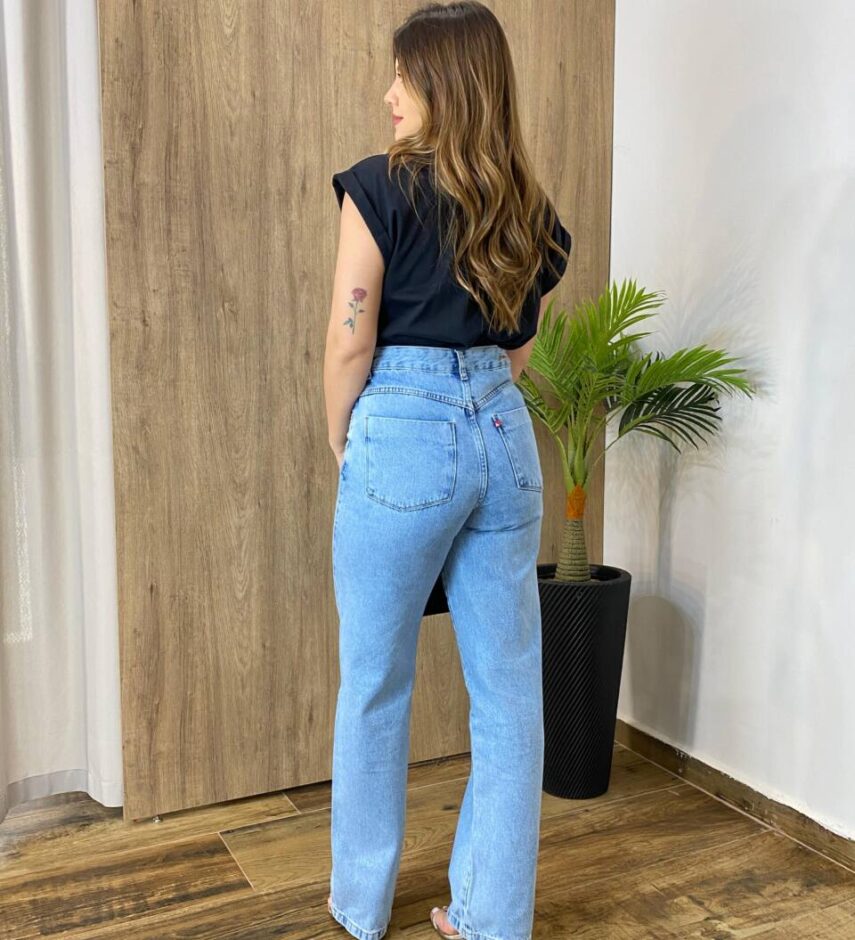 Blusa Feminina Tee Muscle Preta com Bordado de Patinhas - Fernanda Ramos Store