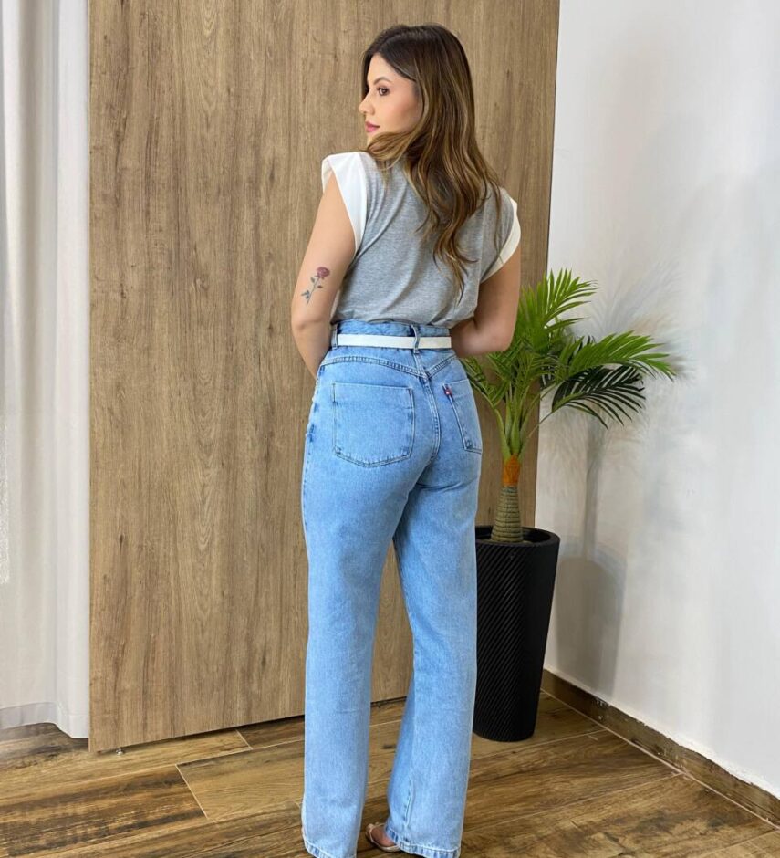 Blusa Tee Muscle Feminina Malu Cinza com Detalhe Branco - Fernanda Ramos Store