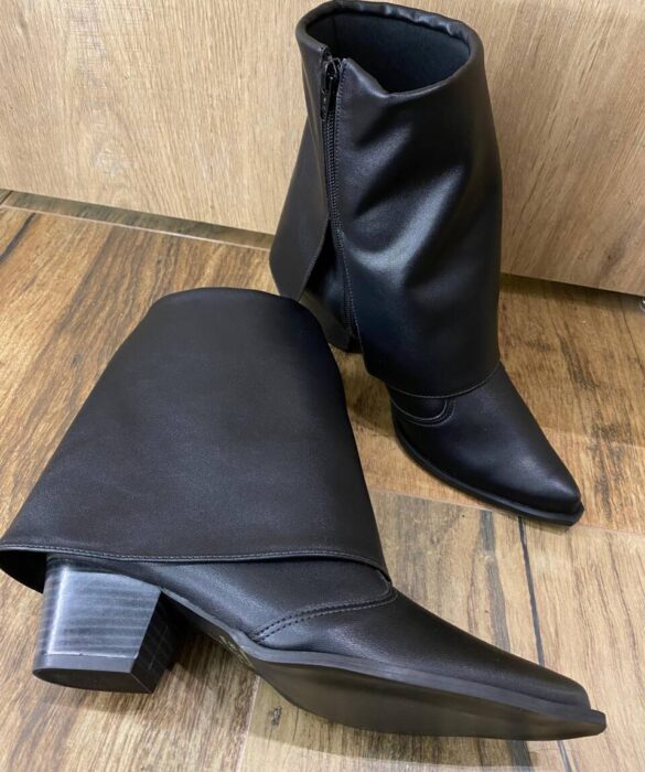 Bota Feminina Lapela Couro Preta com Bico Fino - Fernanda Ramos Store