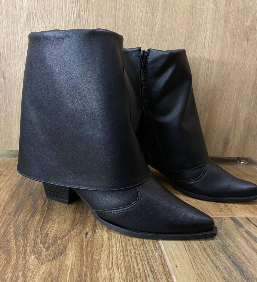 Bota Feminina Lapela Couro Preta com Bico Fino - Fernanda Ramos Store