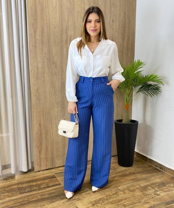 Calça Feminina Alfaiataria Pantalona Risca de Giz Azul - Fernanda Ramos Store