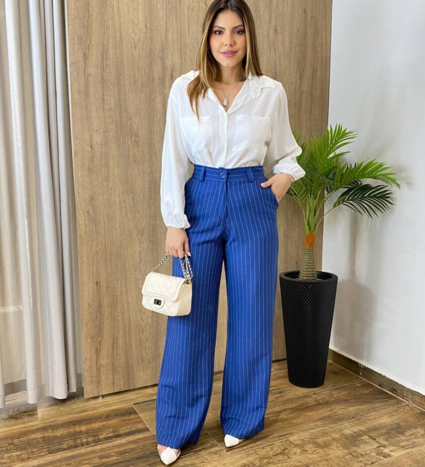 Calça Feminina Alfaiataria Pantalona Risca de Giz Azul - Fernanda Ramos Store