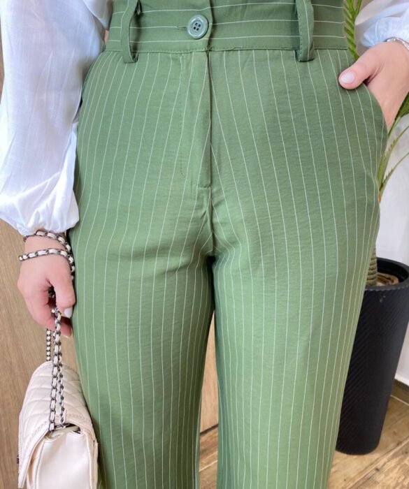 Calça Feminina Alfaiataria Pantalona Risca de Giz Verde - Fernanda Ramos Store