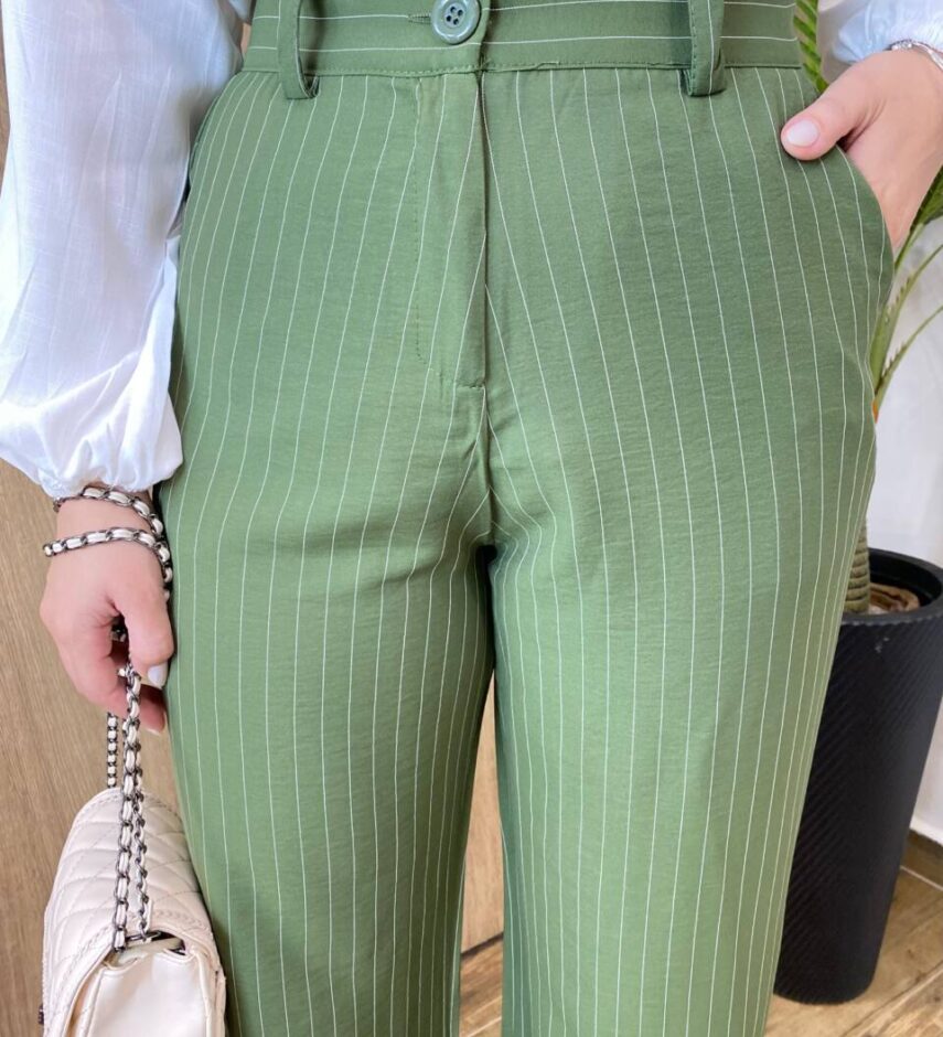 Calça Feminina Alfaiataria Pantalona Risca de Giz Verde - Fernanda Ramos Store