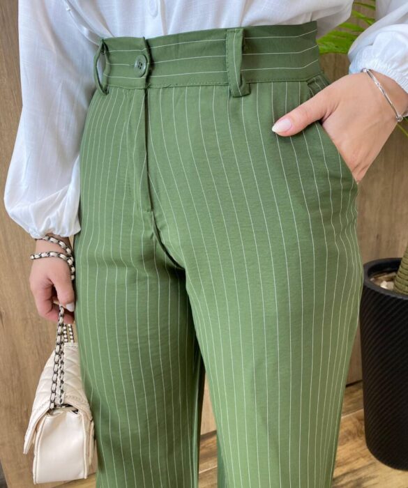 Calça Feminina Alfaiataria Pantalona Risca de Giz Verde - Fernanda Ramos Store